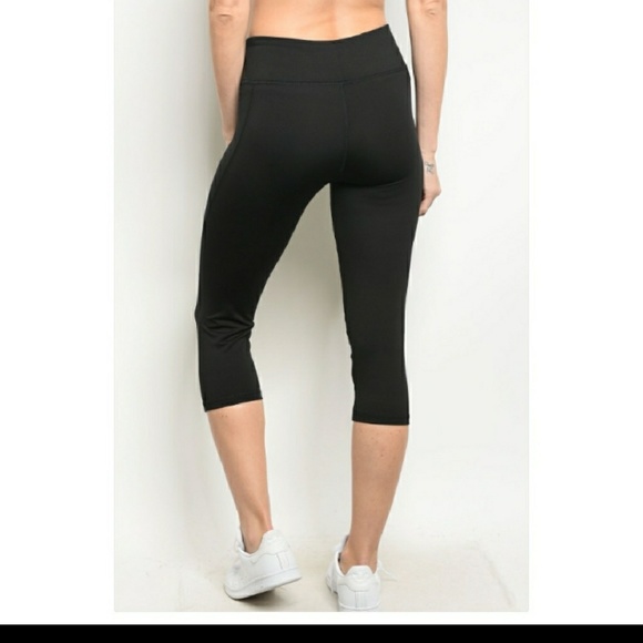 FINAL PRICE DROP~Black Capri Yoga Pants - Picture 3 of 6